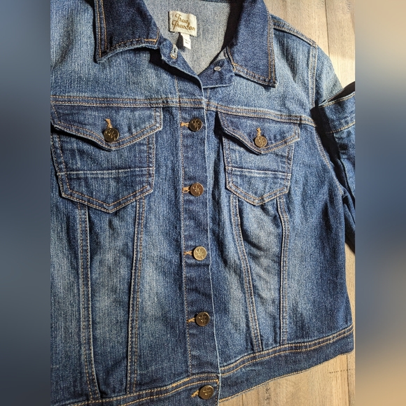 True Freedom - junior or women's jean jacket - Picture 2 of 8
